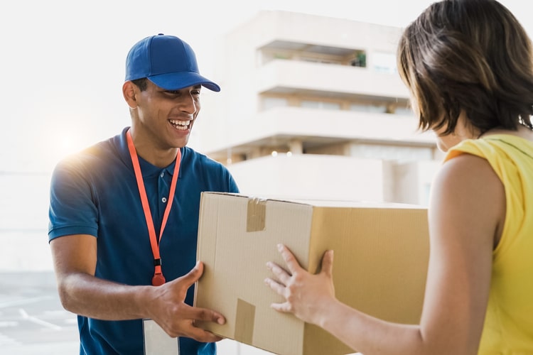 picture courier shipping package to customer